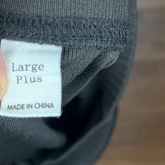 🖤 Black Mini Skirt with Silver Ring Detail — Size Large Plus - Picture 6 of 6